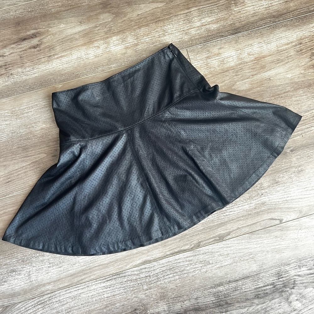 Club Monaco Black mini soft faux leather Skater Skirt excellent condition